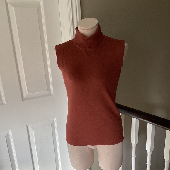 3/$40 Brian Bailey sleeveless turtleneck - Picture 1 of 5